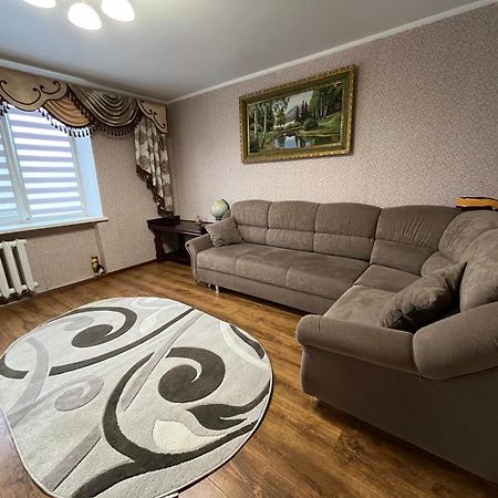 Апартаменти Біля Софіївки Uman Bagian luar foto